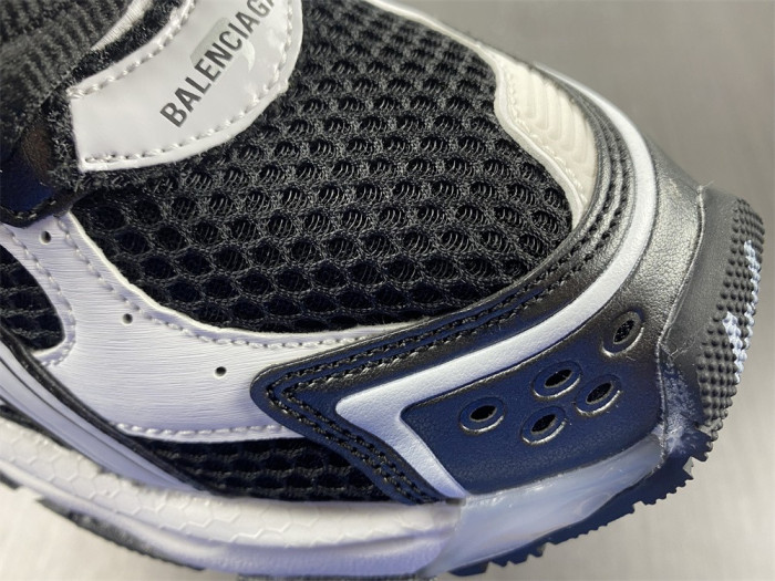 SNEAKER RUNNER 25