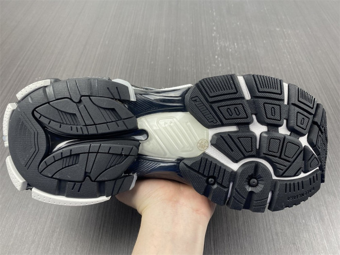SNEAKER RUNNER 25