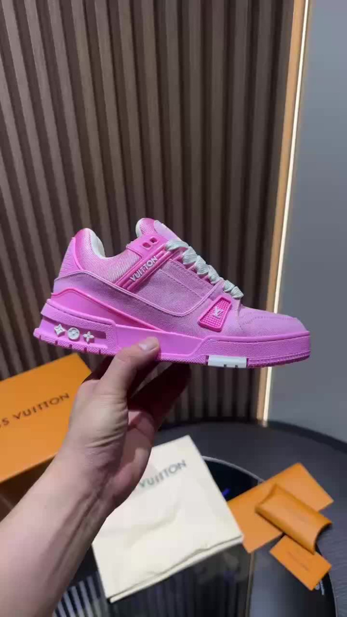 LV snekaers 145