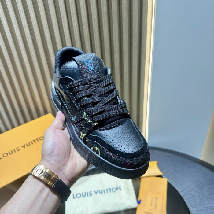 LV snekaers 126