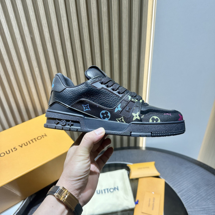 LV snekaers 126