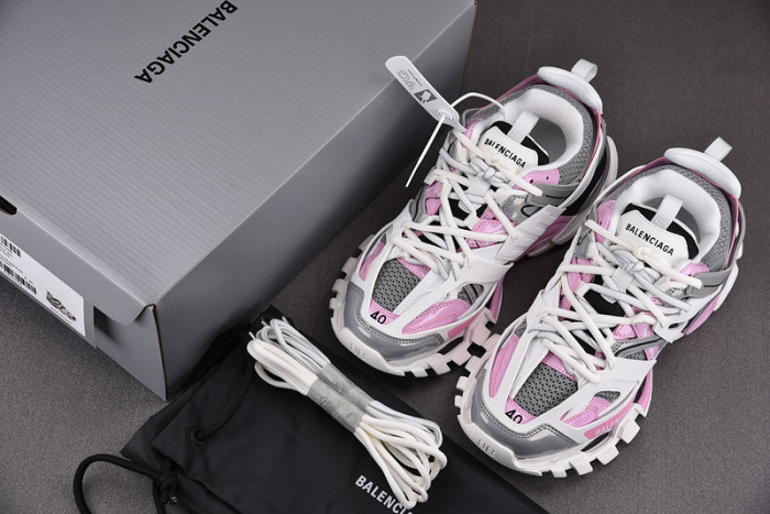 BALENCIAGA 32