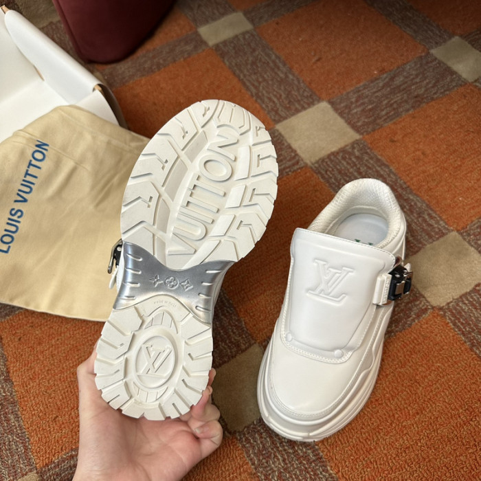 LV snekaers 115