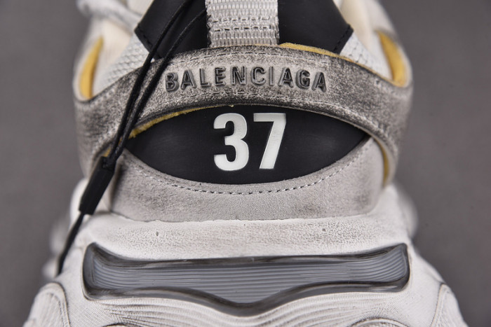 BALENCIAGA 10