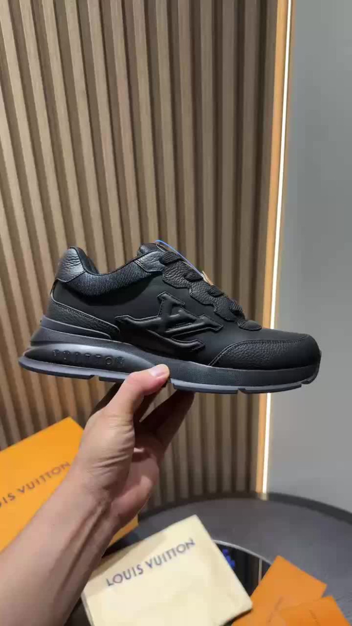 LV snekaers 163