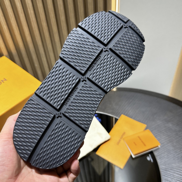 LV snekaers 163