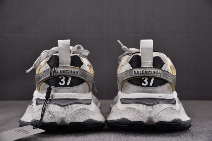BALENCIAGA 10