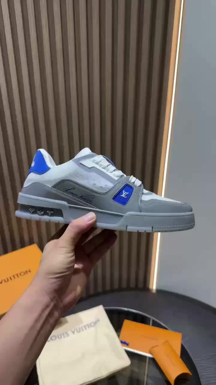 LV snekaers 166