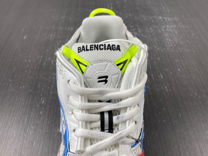 SNEAKER RUNNER 28