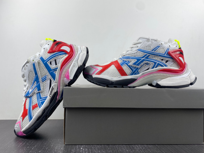SNEAKER RUNNER 28