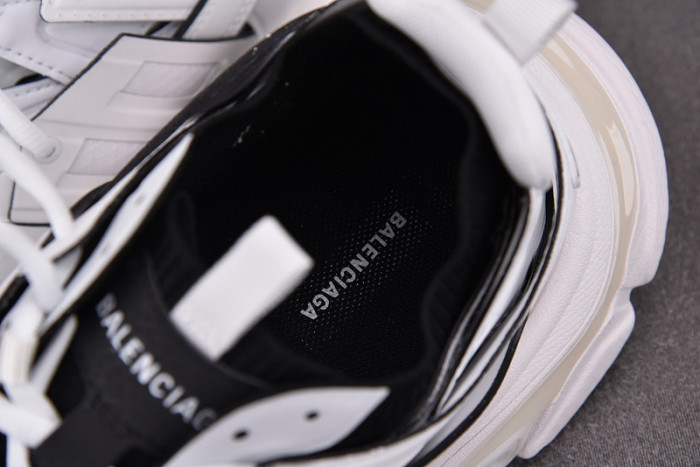 BALENCIAGA 13