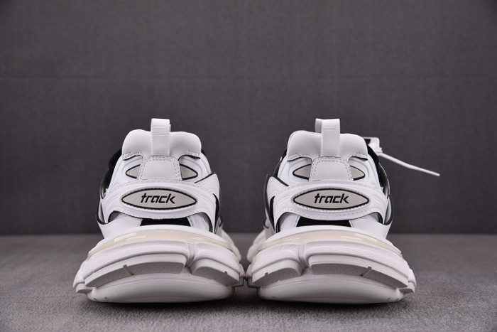 BALENCIAGA 13