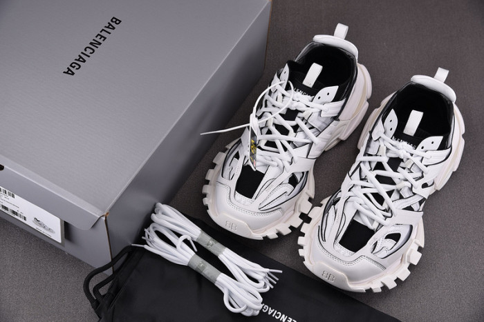 BALENCIAGA 13