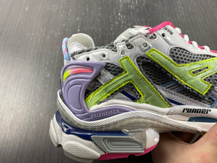SNEAKER RUNNER 27