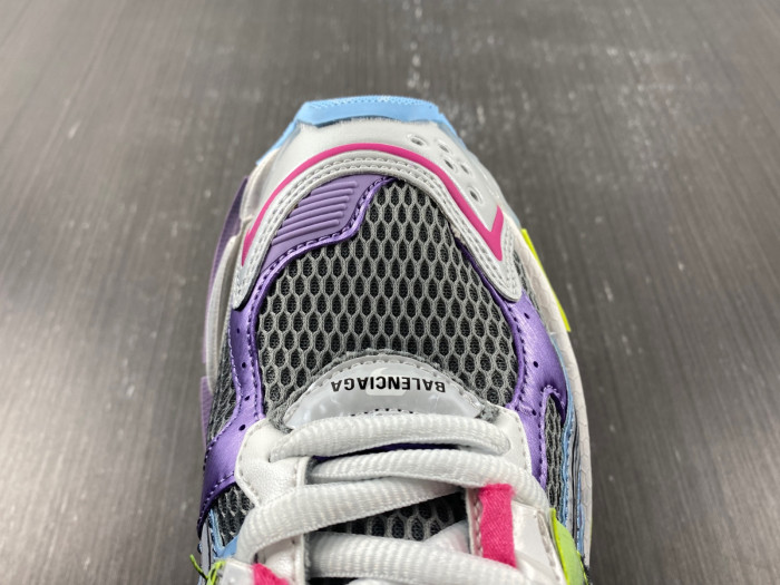 SNEAKER RUNNER 27