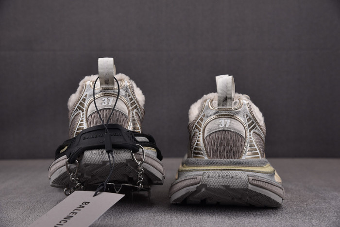 BALENCIAGA 09