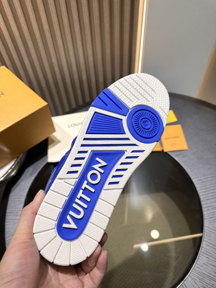 LV snekaers 203
