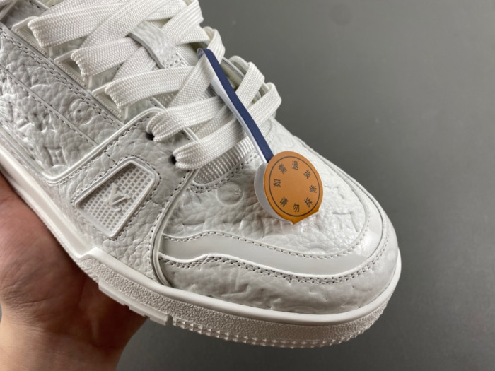 LV snekaers 208