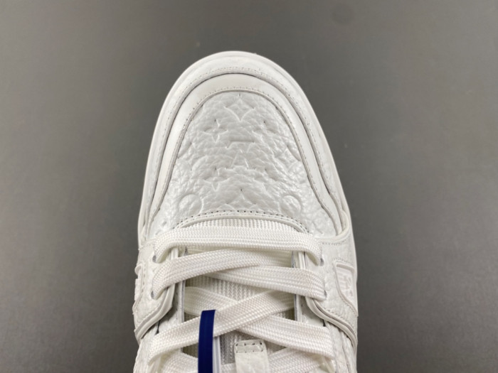 LV snekaers 208