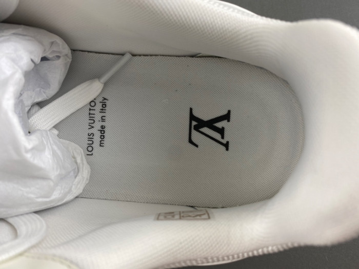 LV snekaers 208