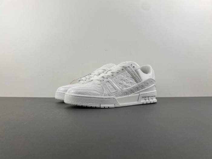 LV snekaers 208