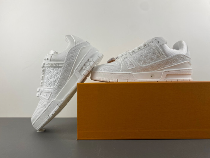 LV snekaers 208