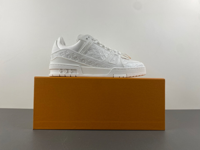 LV snekaers 208