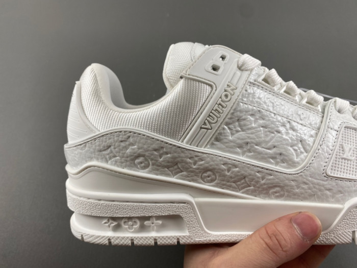 LV snekaers 208