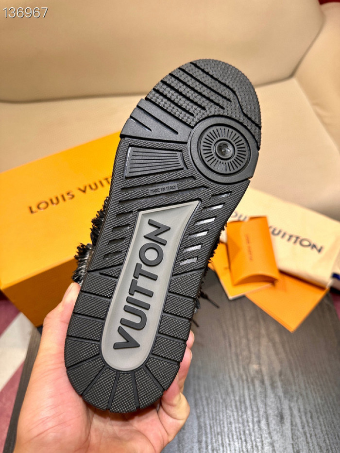 LV snekaers 200