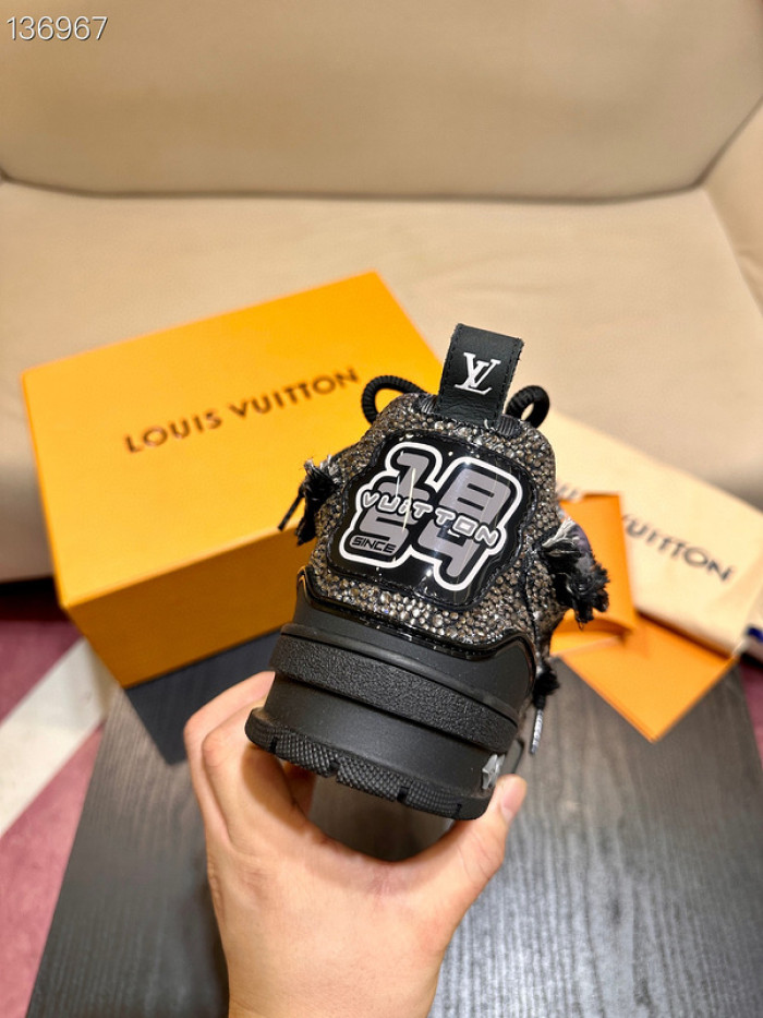 LV snekaers 200
