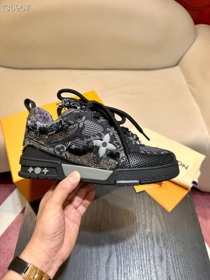 LV snekaers 200