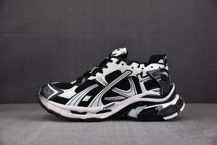 BALENCIAGA 26