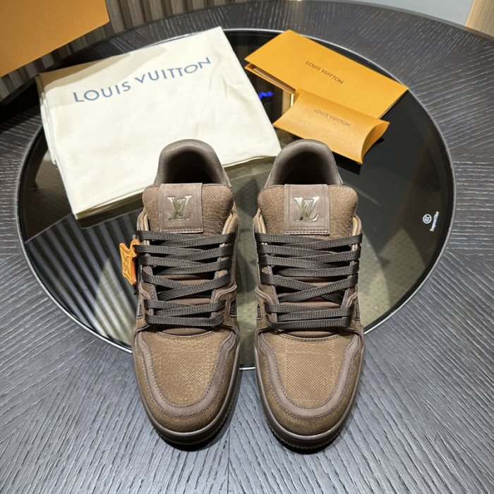 LV snekaers 153