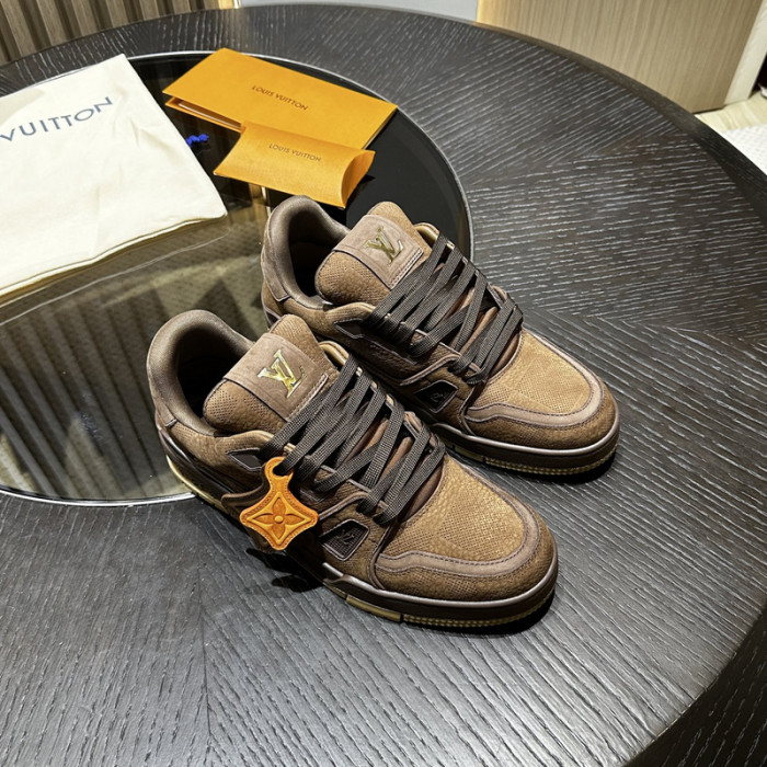 LV snekaers 153