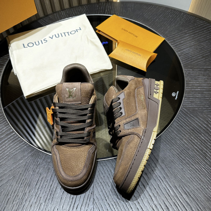 LV snekaers 153