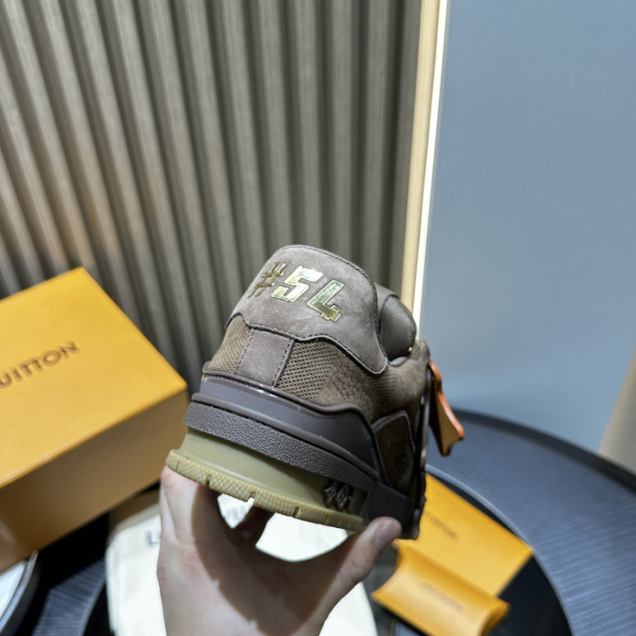 LV snekaers 153