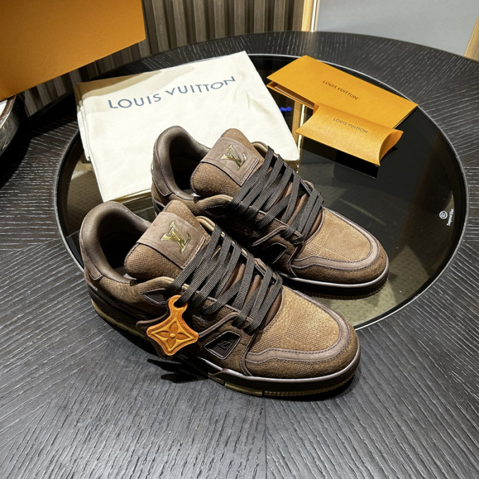 LV snekaers 153