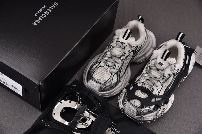 BALENCIAGA 07