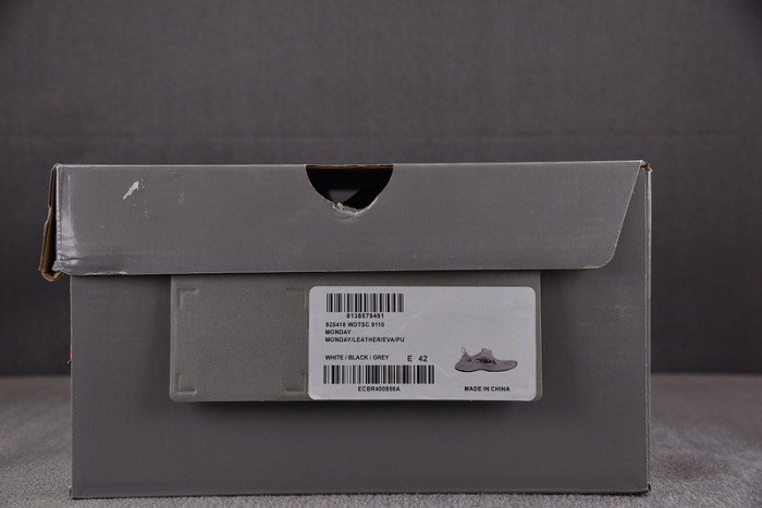 BALENCIAGA OTHERS 01