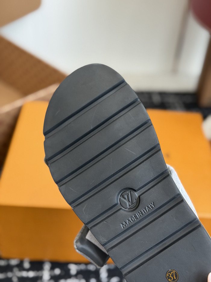 L&V sandal 86