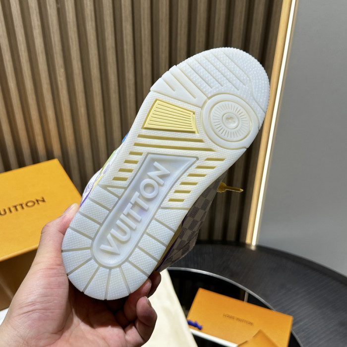 LV snekaers 165