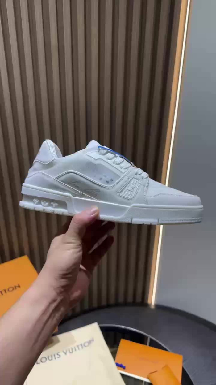 LV snekaers 167