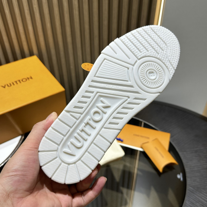LV snekaers 167