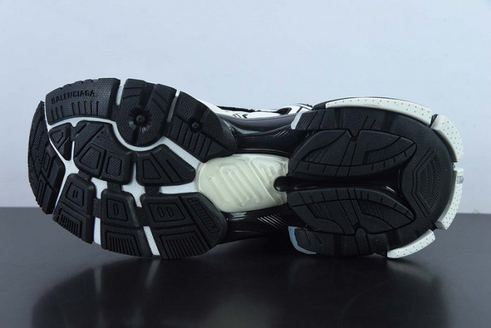 SNEAKER RUNNER 13