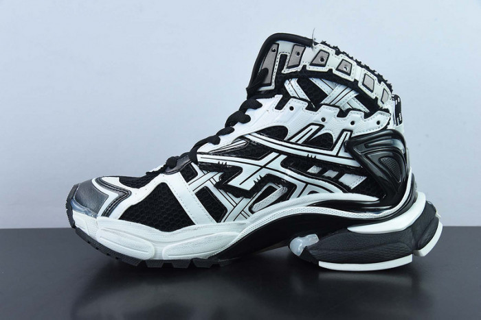 SNEAKER RUNNER 13