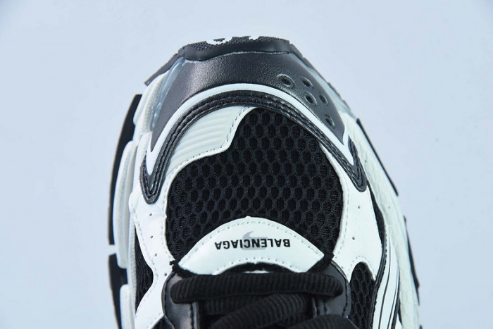 SNEAKER RUNNER 13