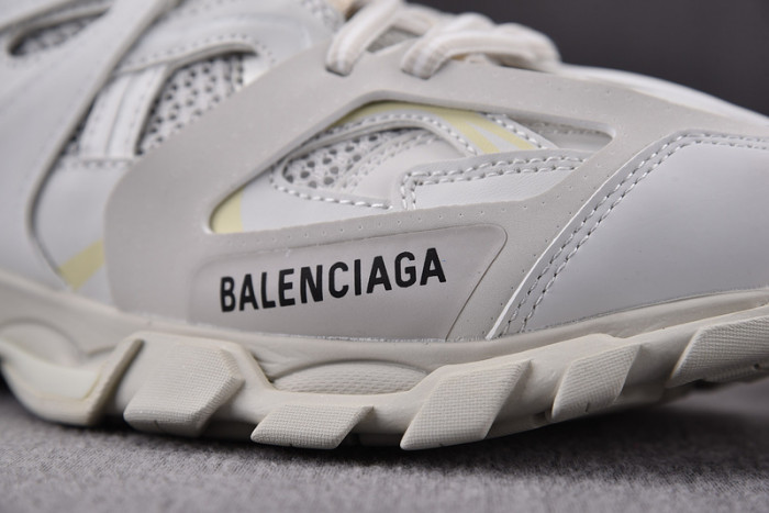 BALENCIAGA 29