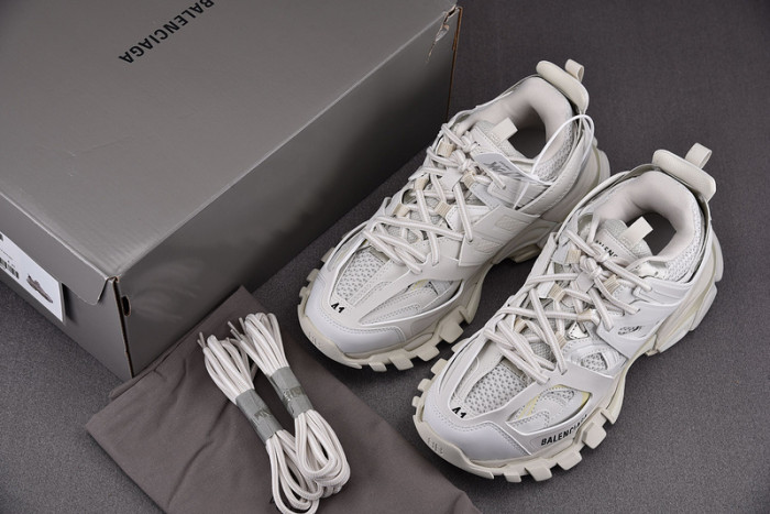 BALENCIAGA 29