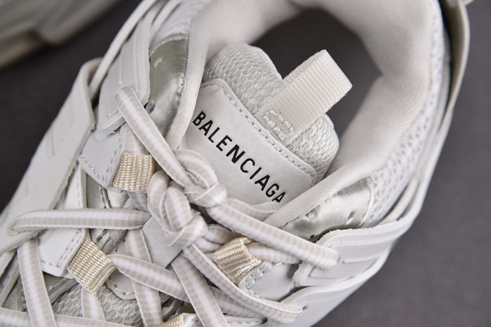 BALENCIAGA 29