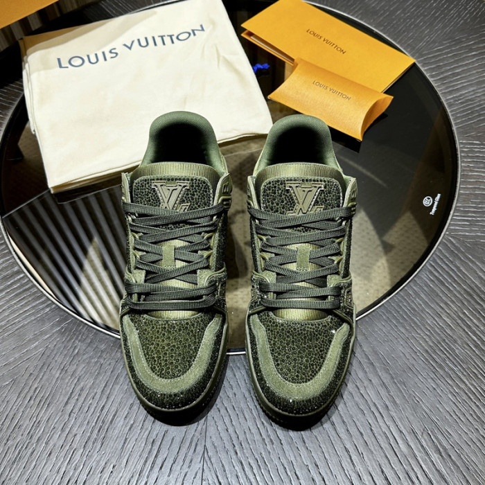 LV snekaers 148
